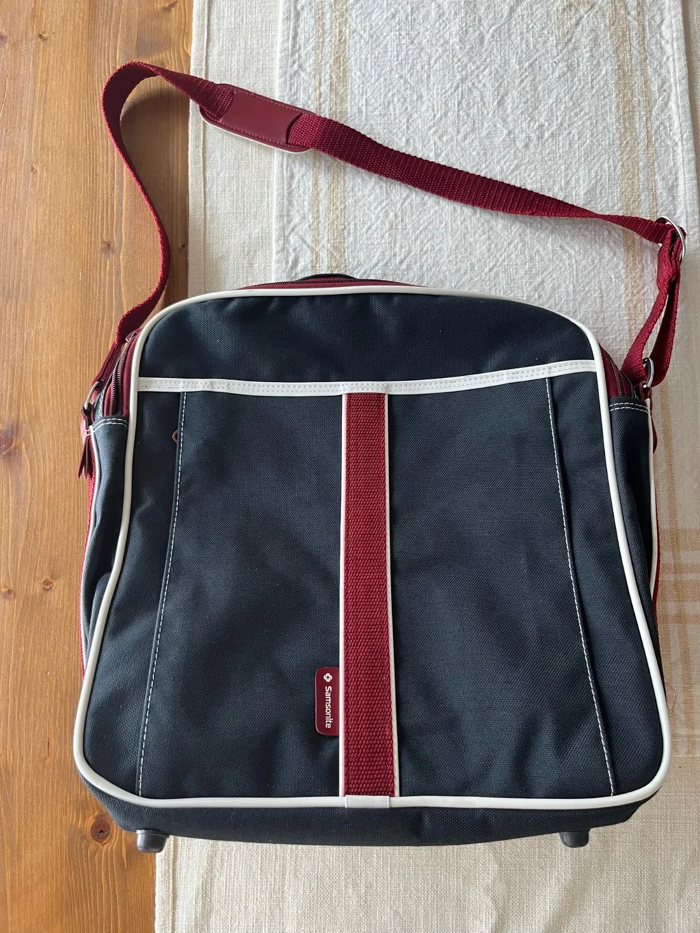 Vintage Retro Stripe Samsonite Men's Black and Burgundy Messenger Travel Bag